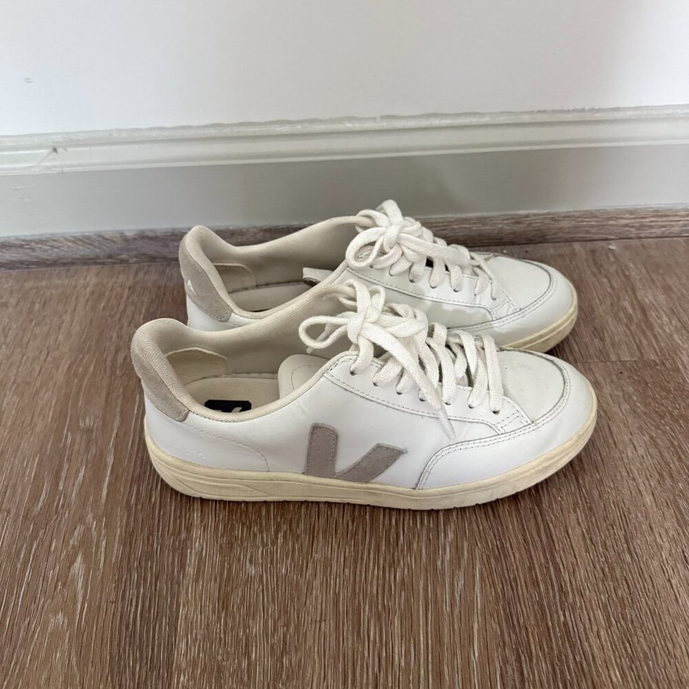 🟡 Veja V-12 Leather Sneaker - Picture 3 of 7